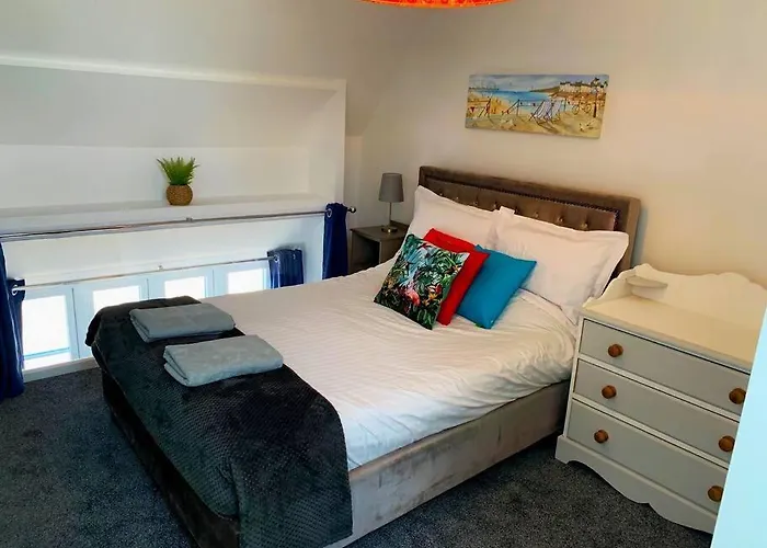 Bodham School Halls - 5 Bedrooms