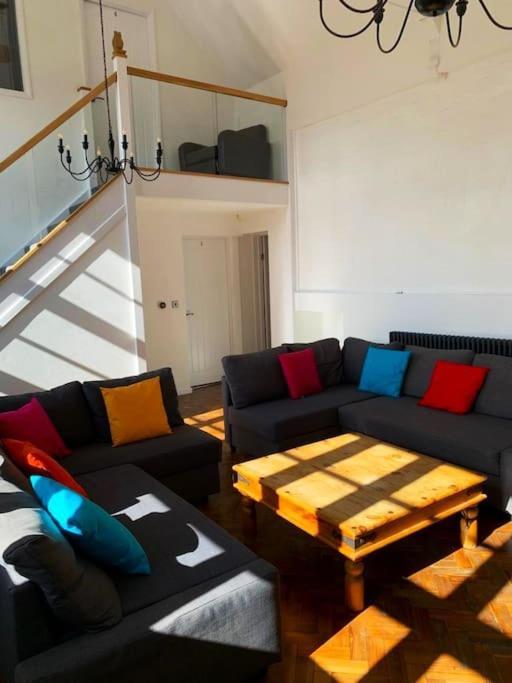 School Halls - 5 Bedrooms Bodham