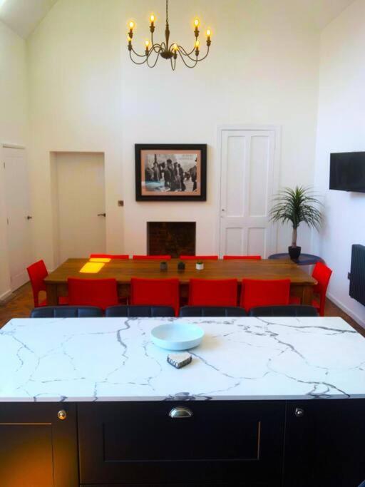 School Halls - 5 Bedrooms *